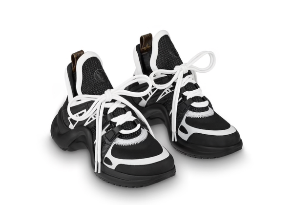 Tren 2018: Ini Sneakers yang Ramai Dipakai Selebriti, Seharga Motor