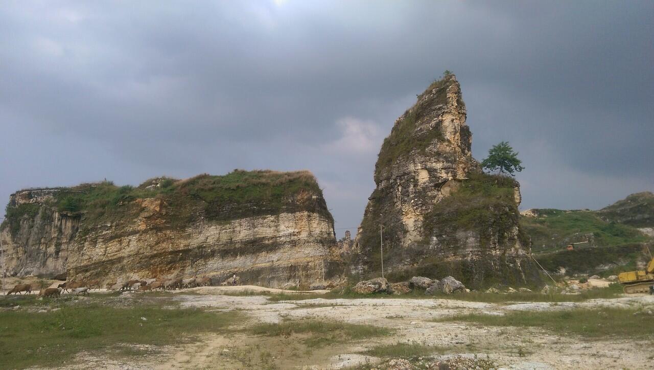 Unduh 61+ Gambar Gunung Kapur  Gratis