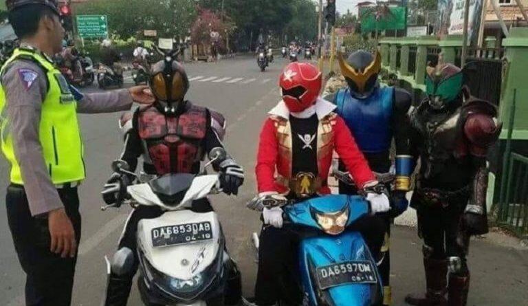 Cuma di Indonesia, Kamen Rider Bisa Ditilang Gan