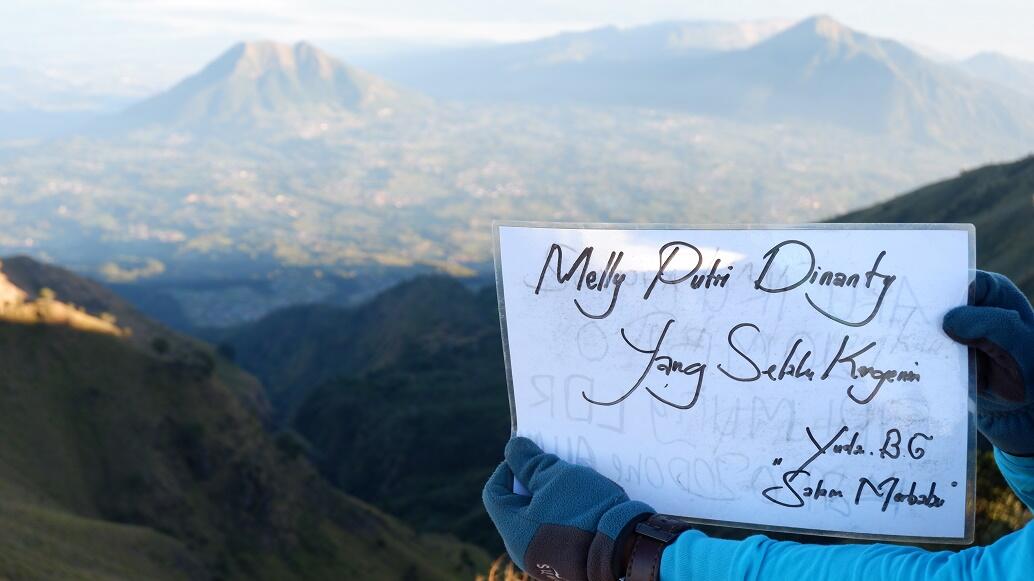 &#91;CATPER #4&#93; MT. Merbabu 3142 MDPL, Luar Biasa Dingin, Debu &amp; Track Vertikal