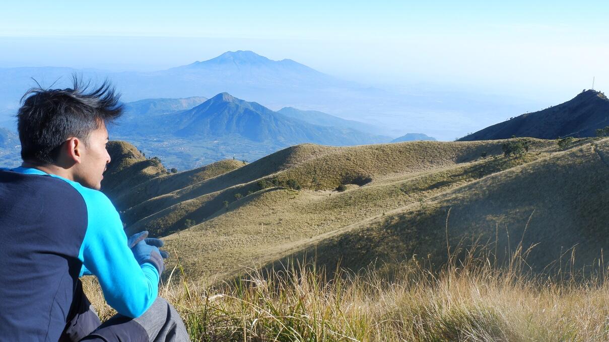 &#91;CATPER #4&#93; MT. Merbabu 3142 MDPL, Luar Biasa Dingin, Debu &amp; Track Vertikal