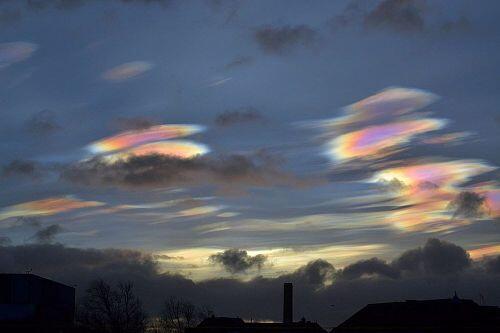 Melihat Keindahan Nacreous Clouds, Salah Satu Awan Terlangaka Di Bumi