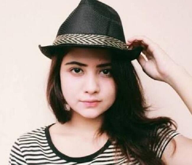 Yuk Pantengin 10 Foto Cantik Alya Avivah, Kakaknya Aliando GGS