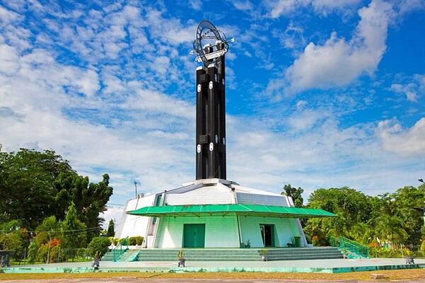 Dilintasi Garis Khatulistiwa, Tempat Ini Punya Banyak Keunikan