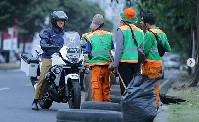 Melihat Spesifikasi Helm Anies Baswedan Saat Inspeksi Asian Games 2018