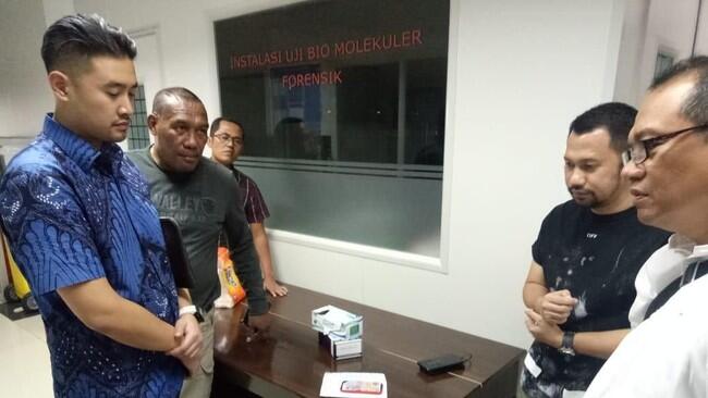 Masih Nge-Fly, Keterangan Richard Muljadi soal Kokain Berubah-ubah