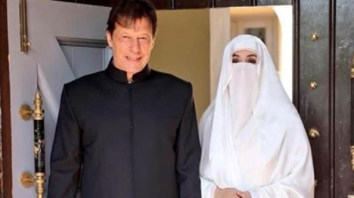 Istri PM Pakistan Imran Khan Kenakan Cadar, Netizen Ramai Mencuit