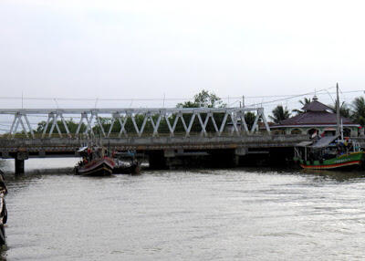5 Jembatan Yang Katanya Angker Di Indonesia