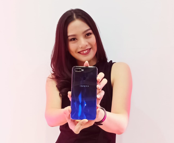 VOOC OPPO F9 Bikin Charging 5 Menit Bisa Digunakan Selama 2 Jam