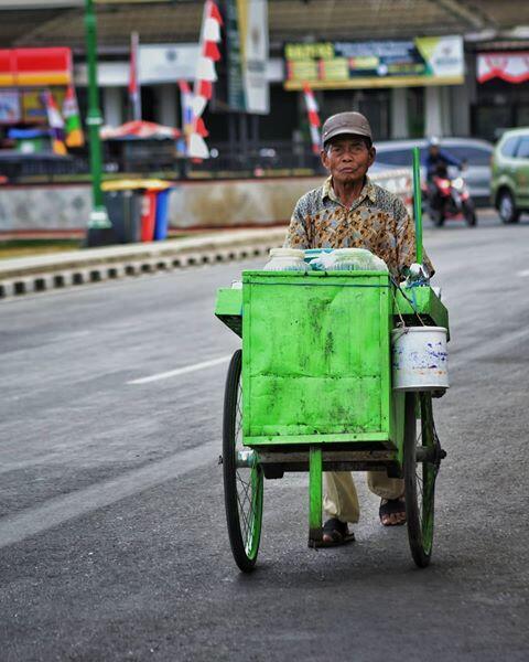 Ketika Kehidupan Ini Harus Terus Berjalan