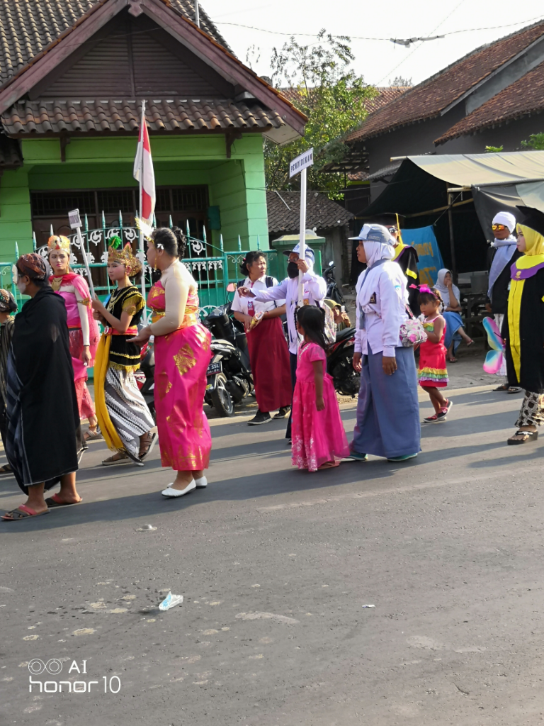Foto Karnaval 17 AGUSTUS-AN, Video 3GP, MP4, HD, MPEG Share Dimari GAN!