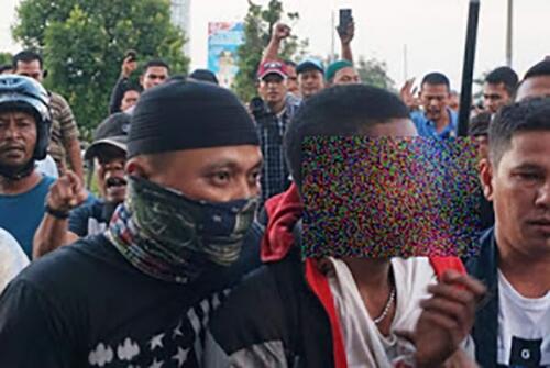 Benarkah Puluhan Penghadang 'Emak2' Neno Warisman Bukan Orang Riau dan Massa Bayaran