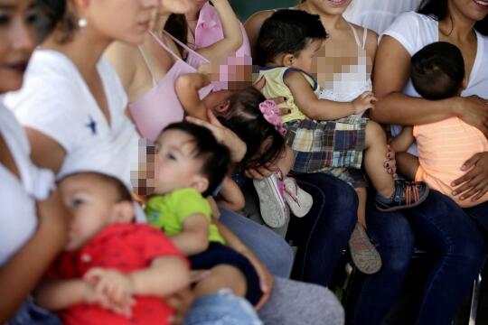 Pekan ASI Sedunia, kaum ibu di Meksiko susui anak secara massal