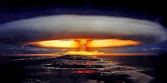 Kenapa Ledakan Bom Atom Begitu Dasyat &amp; Apakah Isinya Sama Dengan Petasan?
