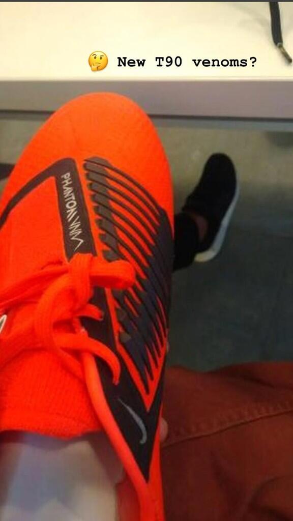 Penampakan Sepatu Sepakbola Misterius dari Nike