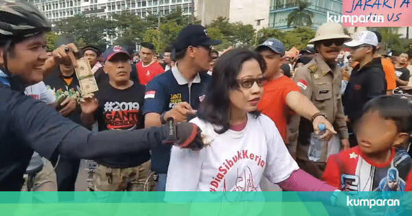 Istana Jawab Kenapa #2019GantiPresiden Dilarang, Relawan Jokowi Tidak