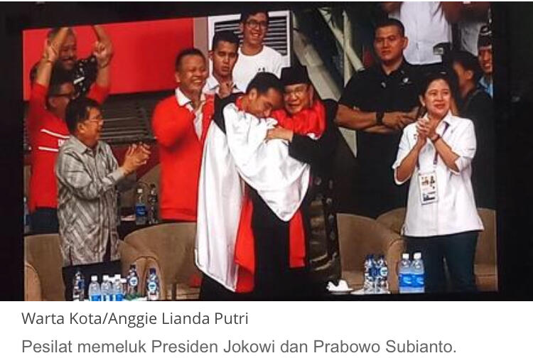 Pelukan Pesilat Hanifan Satukan Jokowi dan Prabowo