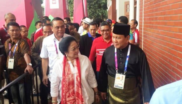 Nonton Final Pencak Silat, Prabowo Bersanding dengan Megawati