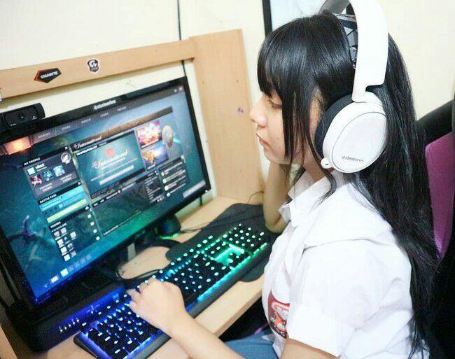 Cantik & Jago Gaming, Gamer Jomblo Satu ini Laris Jadi Rebutan, Termasuk Ane !!!