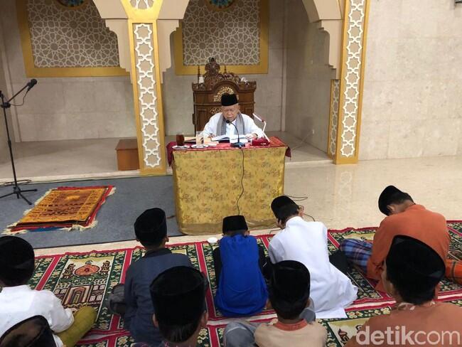 KH Ma'ruf Amin Tetap Rutin Mengaji