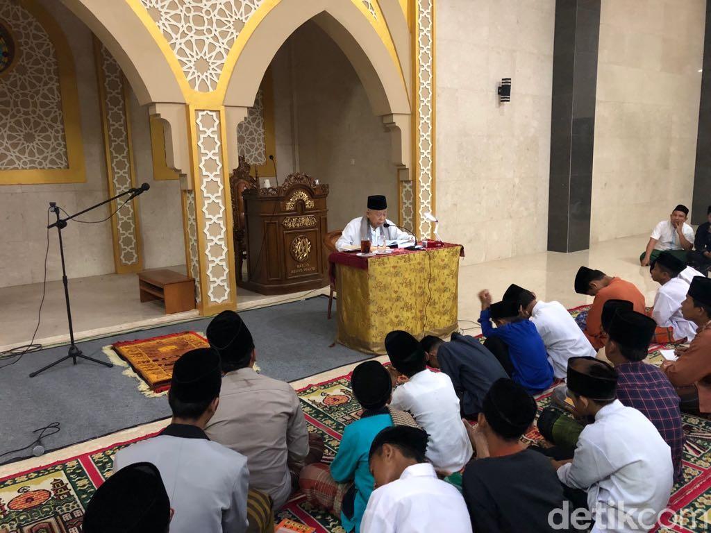 KH Ma'ruf Amin Tetap Rutin Mengaji