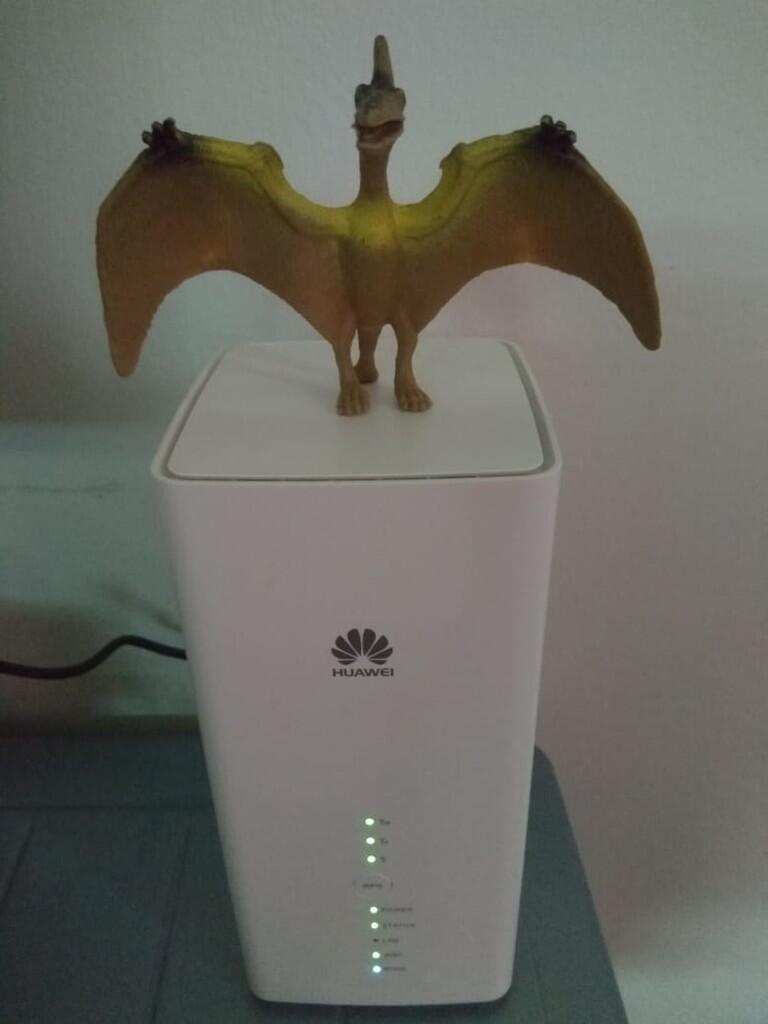 &#91;REVIEW&#93; Huawei B618 LTE Cat11 WiFi 2.4, 5GHz Router Premium Spesifikasi Maksimum