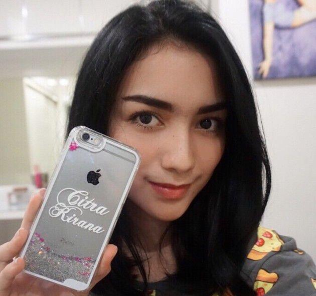 Alasan Orang Doyan Selfie &amp; Publish on Sosmed (Selfie Addiction)