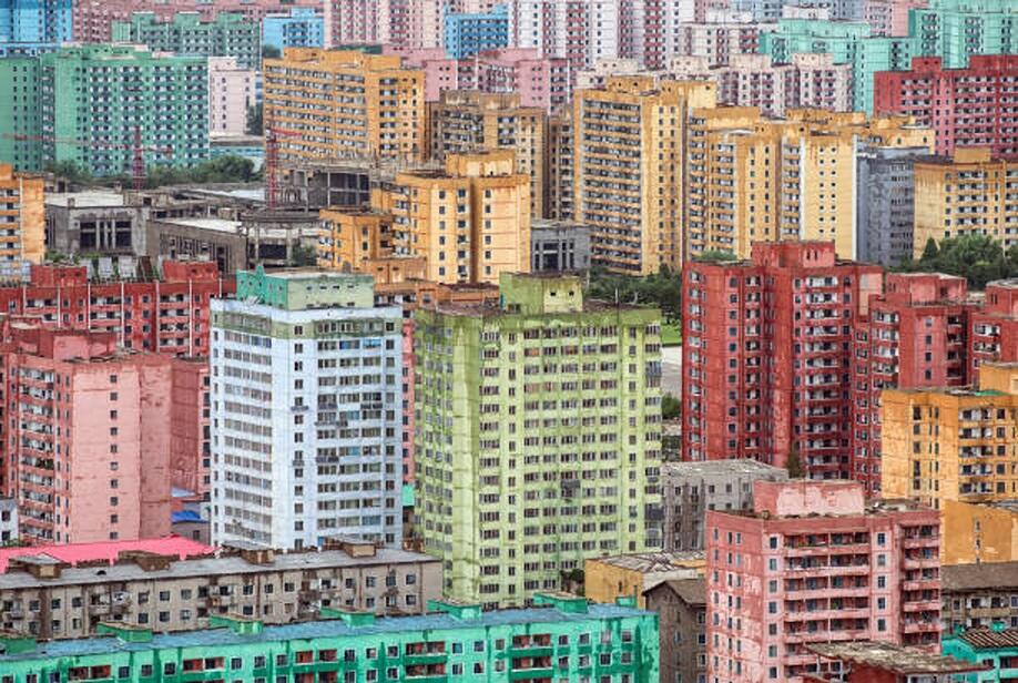 Melihat sisi yang lebih berwarna dari kehidupan warga Korea Utara