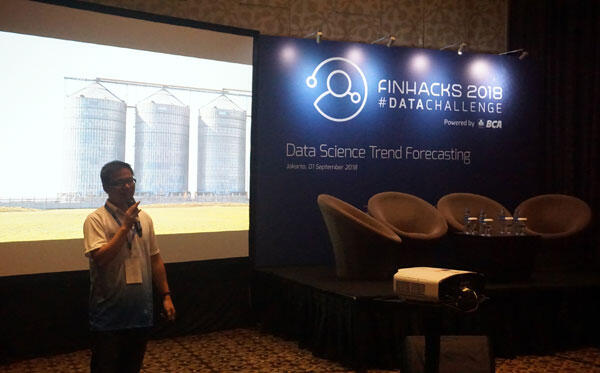 Seru dan Berilmu Ketika Ngabsen Ke Roadshow Finhacks 2018 #DataChallenge – Jakarta