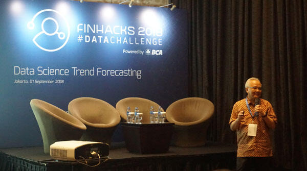 Seru dan Berilmu Ketika Ngabsen Ke Roadshow Finhacks 2018 #DataChallenge – Jakarta