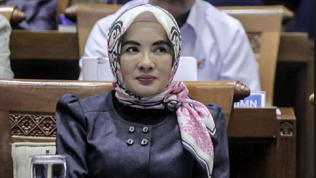 Ditanya Mangkir Panggilan KPK, Dirut Pertamina Lempar Senyum