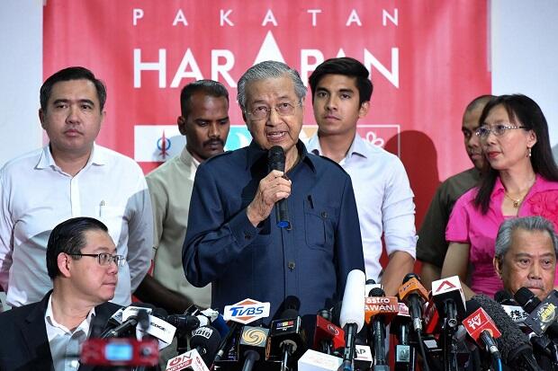 Tak Hanya Patungan Dari Warganya, Ternyata Malaysia Lakukan Hal Ini