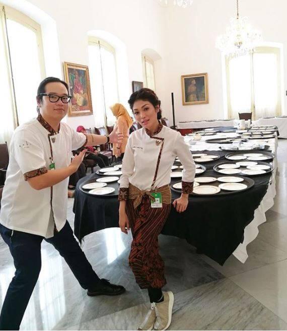 Karen Carlotta, Chef Multitalenta yang Sudah Beranak 3. Nggak Nyangka, Awet Muda!