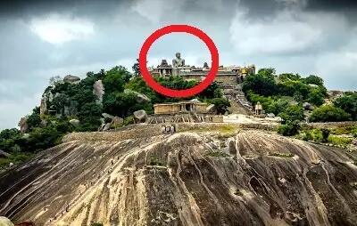 Seperti Bukan Di Buat Oleh Manusia.Patung Granit Berusia 1000 Tahun Sangat Misterius