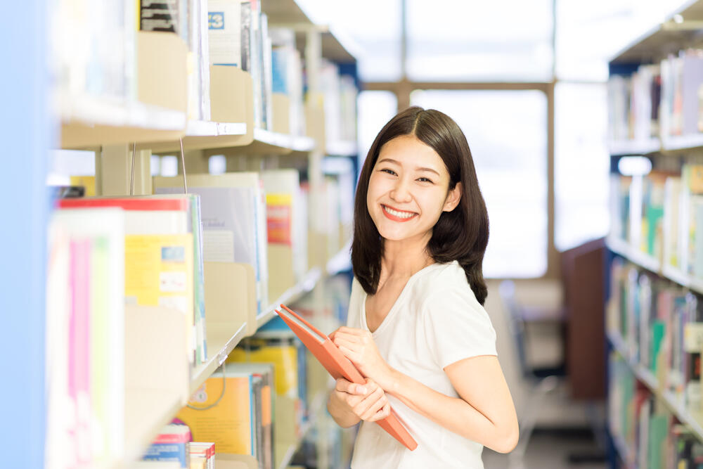 Perpustakaan ini bikin kalian semakin betah baca buku loh!