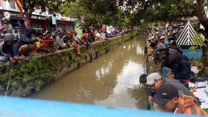 Mancing Gratis 9 September! 10 Ton Ikan Bakal Ditebar di Selokan Mataram 