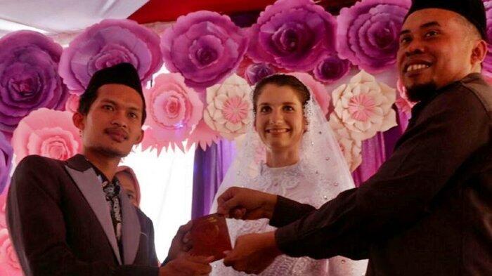 Jadi Mualaf, Bule asal Rusia Dinikahi Seorang Petani Ikan asal Banjarnegara, Ditembak