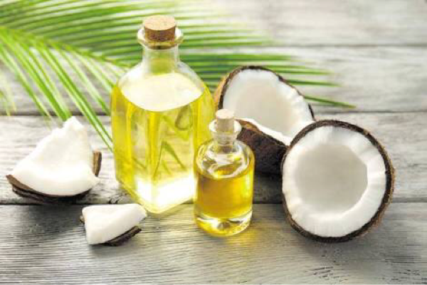 Pakai Minyak Kelapa Agar Rambut Lebih Tebal? Itu Mitos