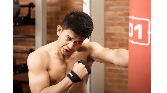 #Aslinyalo Tinju Kiri Iko Uwais Kalahkan Aktor Hollywood