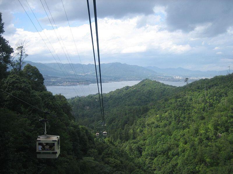 Apa Sih Yang Menarik Dari Miyajima?