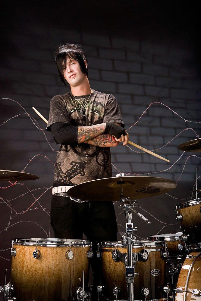 KISAH HIDUP : James Owen Sullivan aka THE REV. Drummer Legenda yang Nomaden !