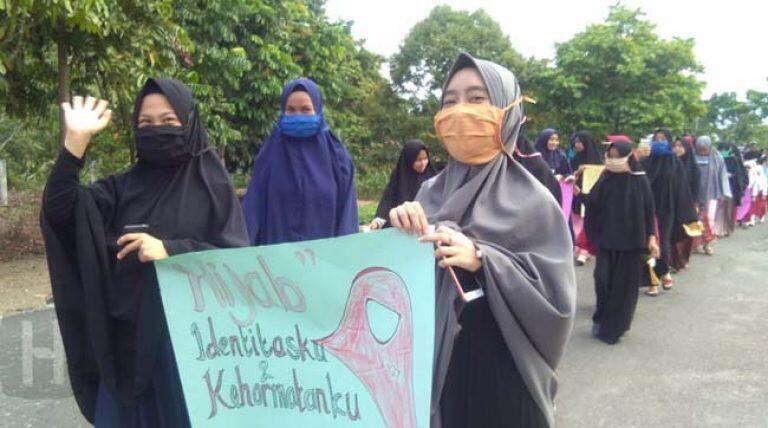 Hari Solidaritas Hijab Dunia, Santri Hidayatullah Kampanyekan Jilbab Syar’i