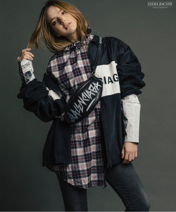 Gaya Nia Ramadhani Pakai Kemeja Koran Rp15 Juta, Yay or Nay?