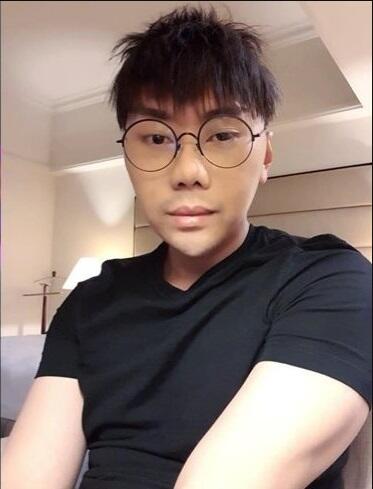 Julid Deh, Artis-artis Ini Edit Foto Seperti Beauty Blender: Nyindir Roy Kiyoshi Ya?