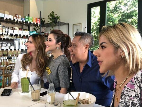 Julid Deh, Artis-artis Ini Edit Foto Seperti Beauty Blender: Nyindir Roy Kiyoshi Ya?