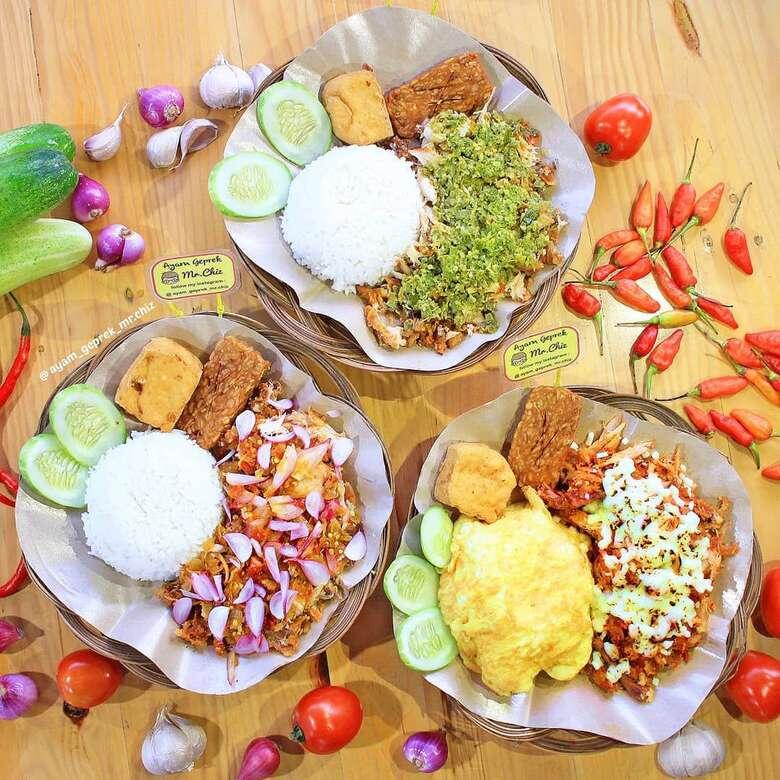 Huaah! 15 Tempat Makan Ini Punya Ayam Geprek Super Pedas