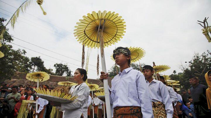 SEREN TAUN: Sekeping Surga dari Cigugur