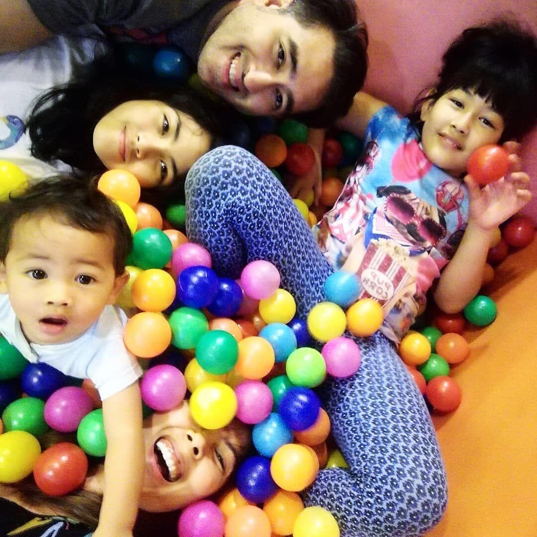 Hamil Anak ke-4, Ini 10 Potret Bahagia Keluarga Nadia Mulya