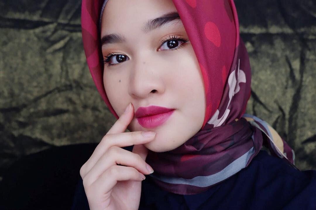 Tak Hanya Cantik, 7 Beauty Vlogger Ini Ternyata Punya Otak yang Encer