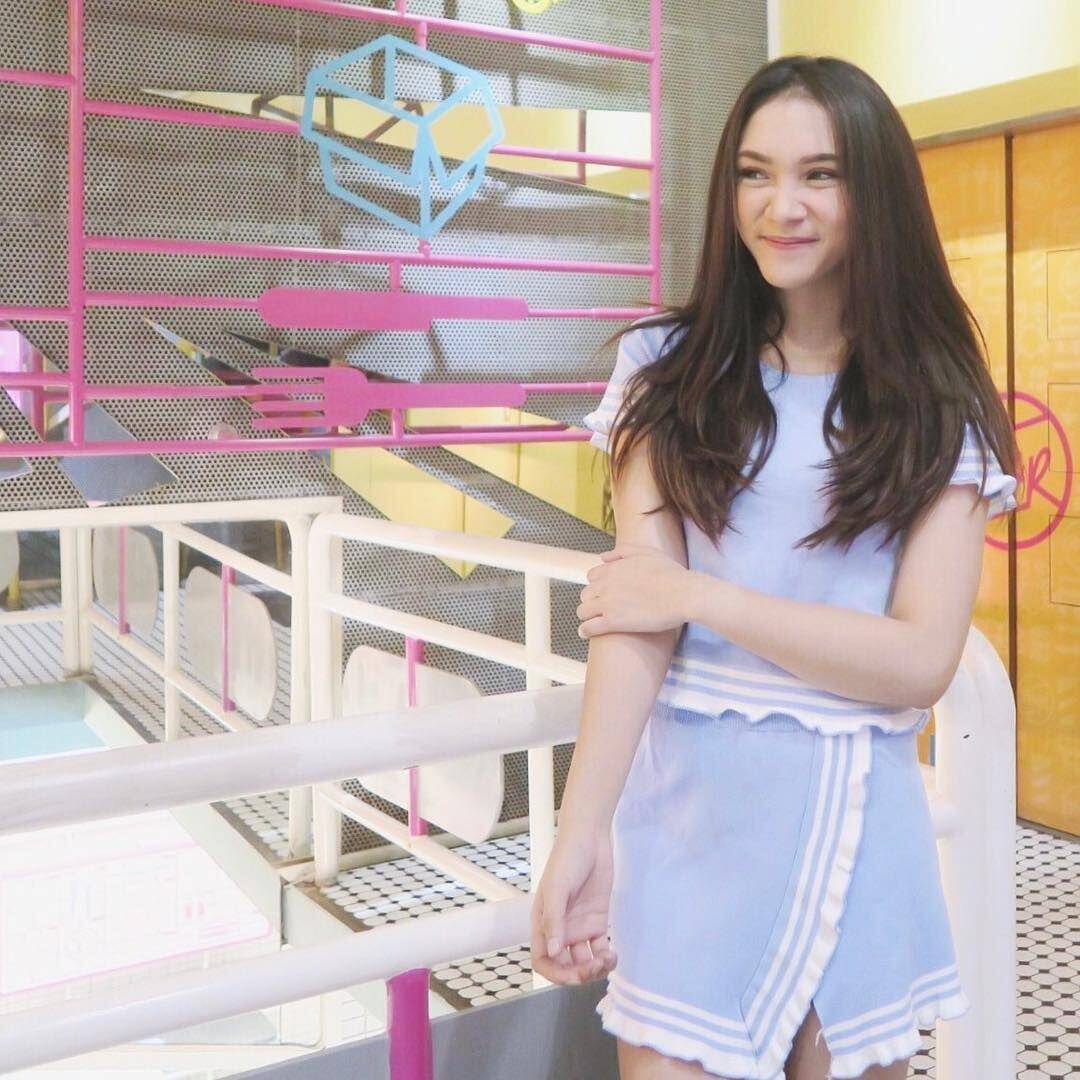Tak Hanya Cantik, 7 Beauty Vlogger Ini Ternyata Punya Otak yang Encer